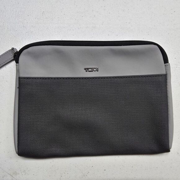 Tumi Handbags - Tumi For Delta Accessory Travel Bag Pouch Gray 8x6 Zip Close